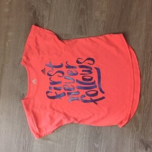 Adidas climalite tee size medium (10/12)